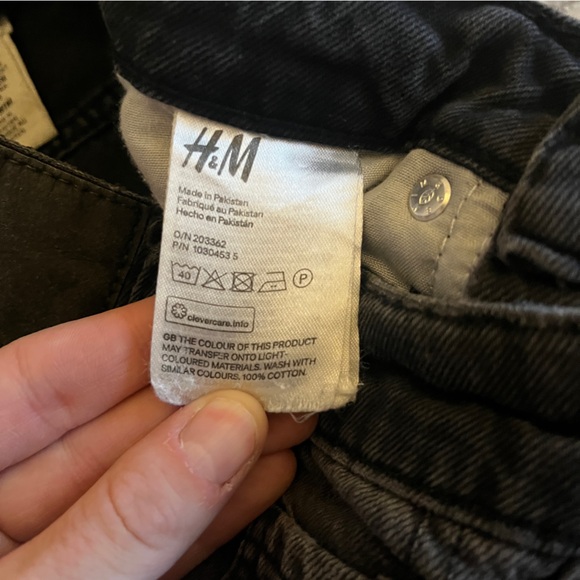 H&M womens Black Relaxed Jeans - Picture 3 of 6